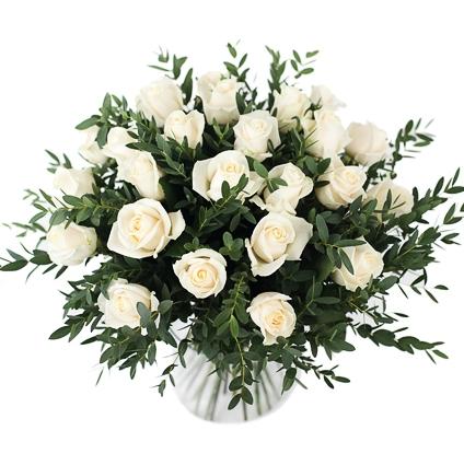25 белых роз "Арома"